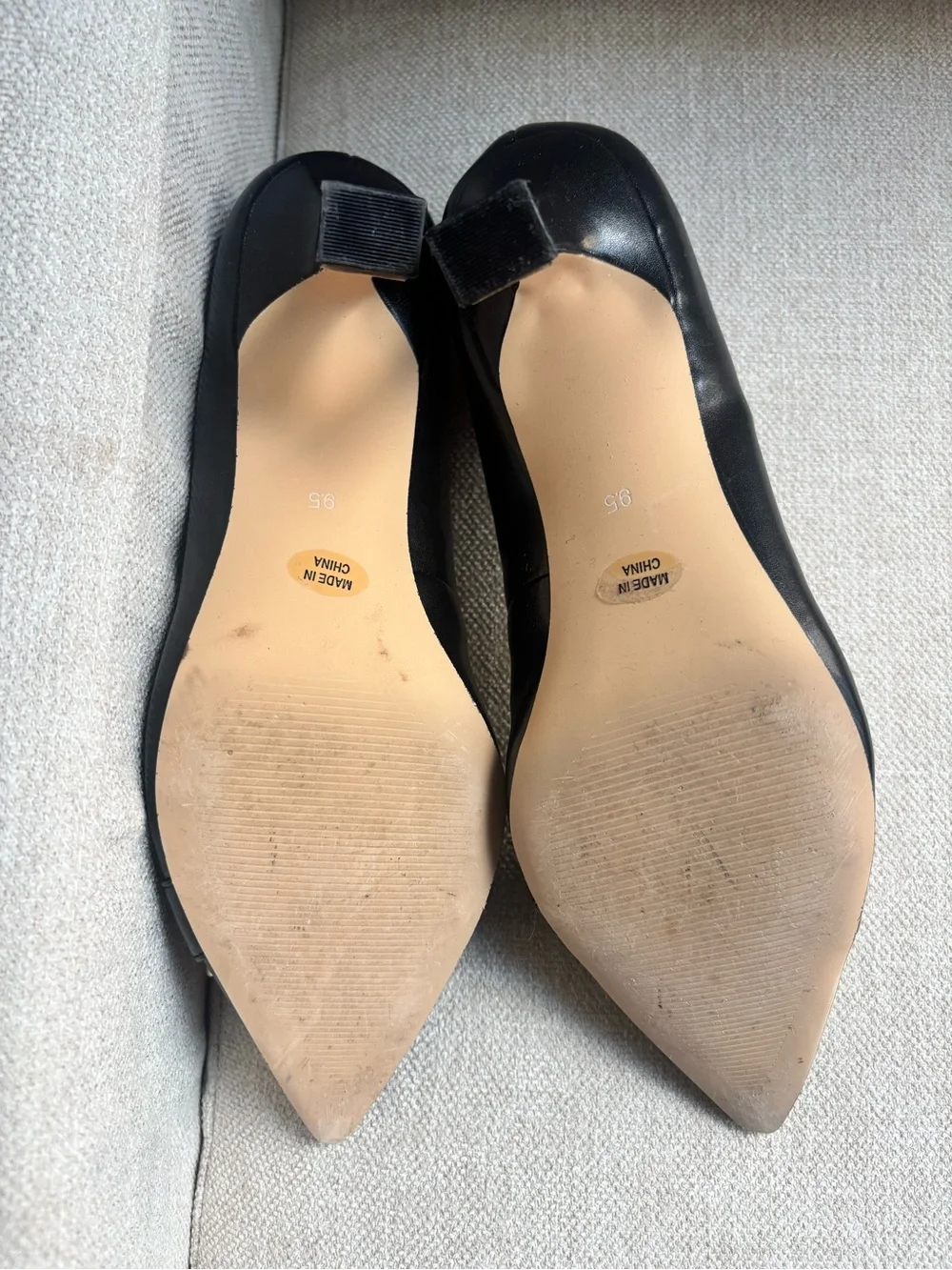 Vaneli Black Pointed Toe Leather Pumps with Gold Chain Accent